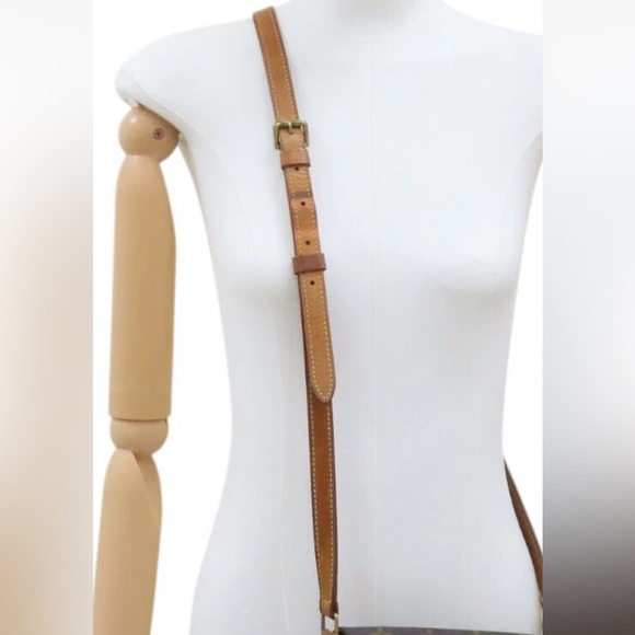 Louis Vuitton Musette - Picture 15 of 15